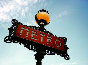 1024px-Paris_Metro_Sign